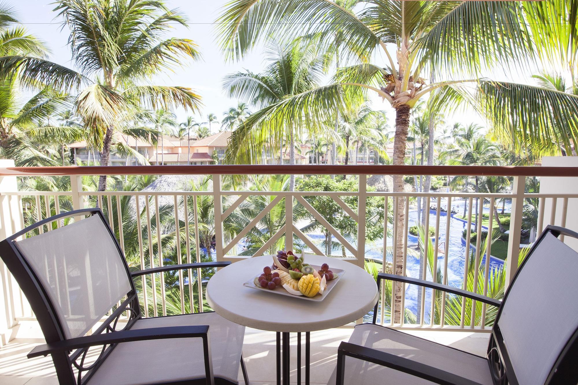 Majestic Elegance Punta Cana (Adults Only) Экстерьер фото A balcony at the Atlantis Paradise Island