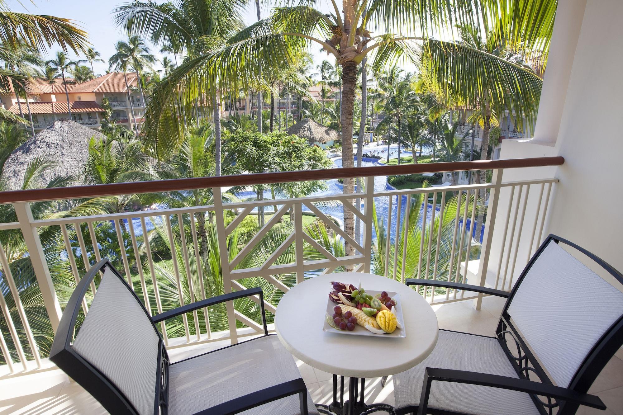 Majestic Elegance Punta Cana (Adults Only) Экстерьер фото A balcony at the Atlantis Paradise Island