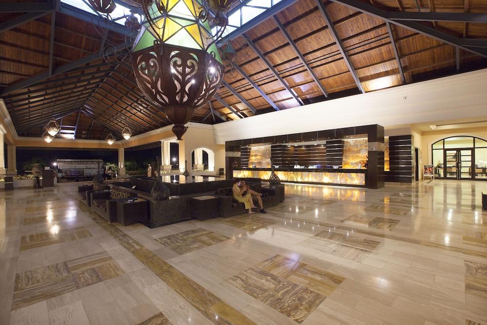 Majestic Elegance Punta Cana (Adults Only) Экстерьер фото Lobby
